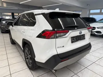 TOYOTA RAV4 Hybrid 4x2 Team Deutschland Navi LED Kamera