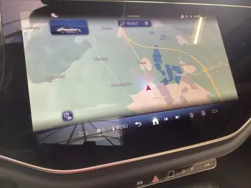 MERCEDES-BENZ E 200 Limousine AMG SUPERSCREEN DIGITAL 360