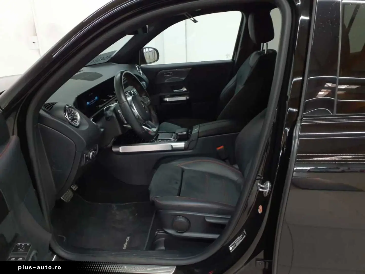 MERCEDES-BENZ GLB 200 d 4M-AMG PANO BusiP AssiP MBUX