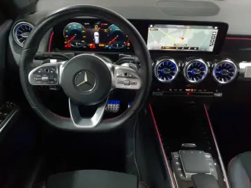 MERCEDES-BENZ GLB 200 d 4M-AMG PANO BusiP AssiP MBUX