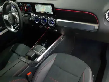 MERCEDES-BENZ GLB 200 d 4M-AMG PANO BusiP AssiP MBUX