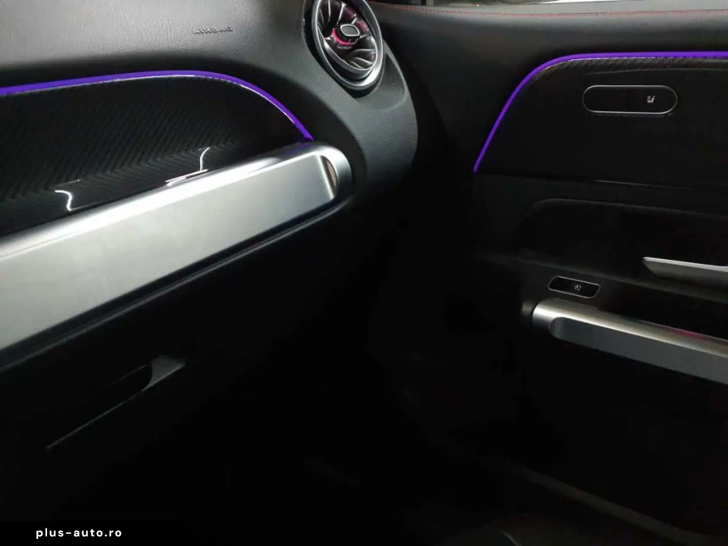 MERCEDES-BENZ GLB 200 d 4M-AMG PANO BusiP AssiP MBUX