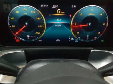 MERCEDES-BENZ GLB 200 d 4M-AMG PANO BusiP AssiP MBUX