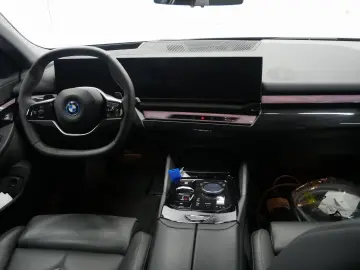 BMW 550e xDrive Autobahnassistent  Fahrwerk Professi