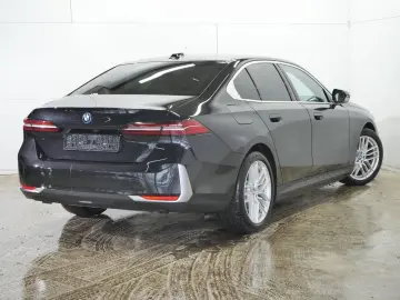 BMW 550e xDrive Autobahnassistent  Fahrwerk Professi