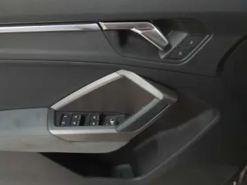 AUDI Q3 40 TFSI quattro S tronic advanced