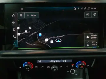 AUDI Q3 40 TFSI quattro S tronic advanced