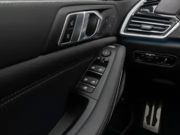 BMW X5 xD45e M Sport B&W 360 HUD Panorama Individual