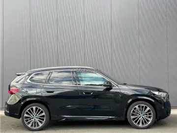 BMW X1 30e M-SPORT 20  ACC PANO EDC HUD MATRIX PAP