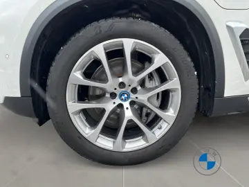 BMW X5 xDrive50e 20  AHK Pano Massage Sitzbelüft.