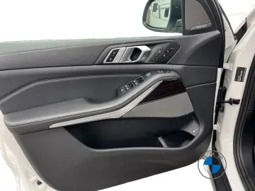 BMW X5 xDrive50e 20  AHK Pano Massage Sitzbelüft.