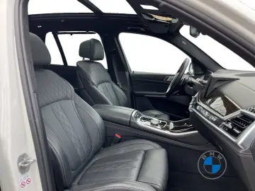 BMW X5 xDrive50e 20  AHK Pano Massage Sitzbelüft.