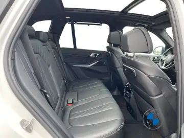 BMW X5 xDrive50e 20  AHK Pano Massage Sitzbelüft.