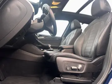 BMW X3 xDr 30e AHK LCPro Pano Laser HUD HiFi 360