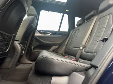 BMW X3 xDr 30e AHK LCPro Pano Laser HUD HiFi 360