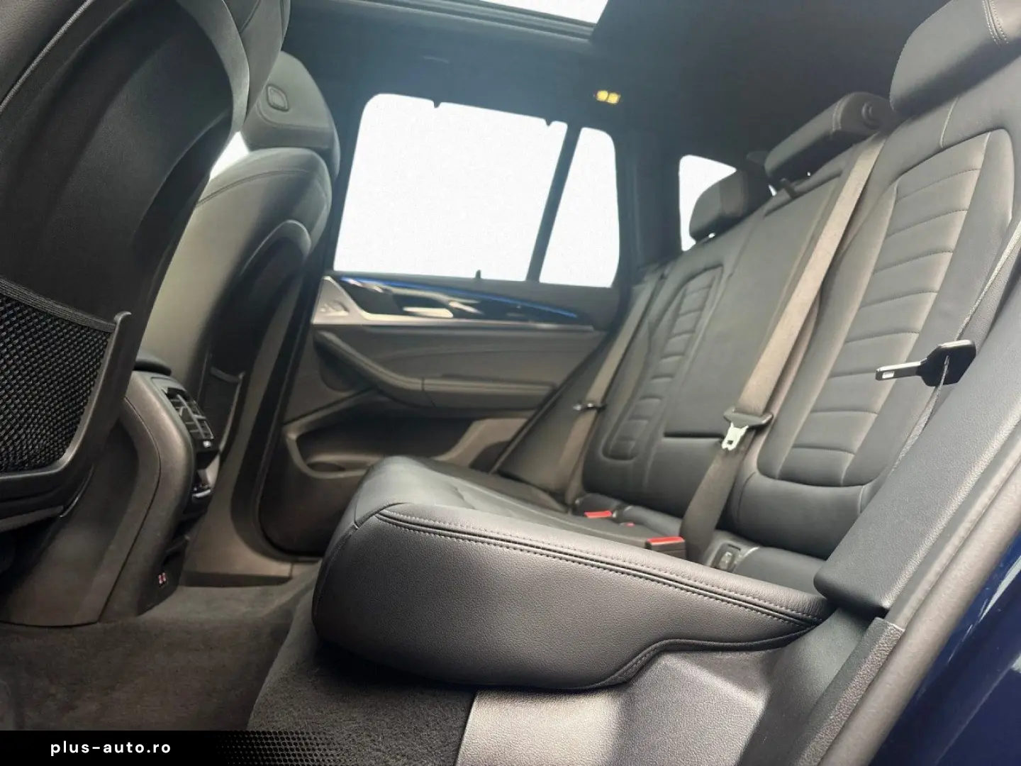 BMW X3 xDr 30e AHK LCPro Pano Laser HUD HiFi 360