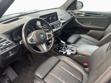 BMW X3 xDr 30e AHK LCPro Pano Laser HUD HiFi 360