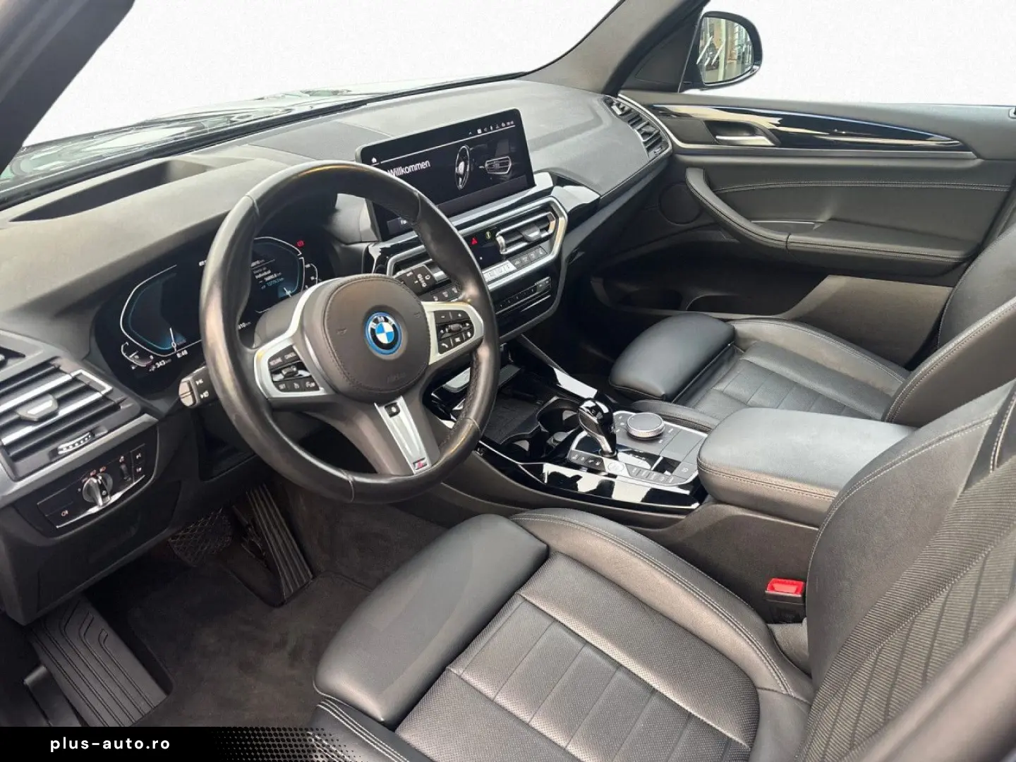 BMW X3 xDr 30e AHK LCPro Pano Laser HUD HiFi 360