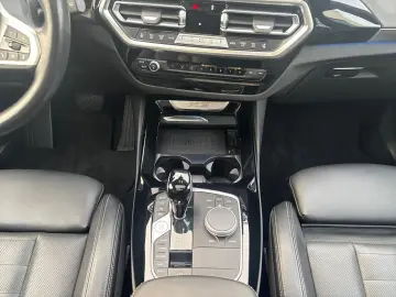 BMW X3 xDr 30e AHK LCPro Pano Laser HUD HiFi 360