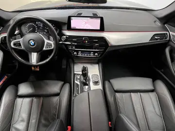 BMW 530 i M SPORT 8G-AUT NAVI KAM SHZ LEDER LED EU6