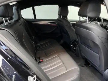 BMW 530 i M SPORT 8G-AUT NAVI KAM SHZ LEDER LED EU6