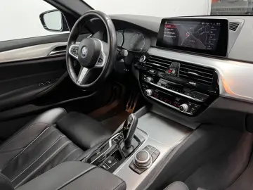 BMW 530 i M SPORT 8G-AUT NAVI KAM SHZ LEDER LED EU6