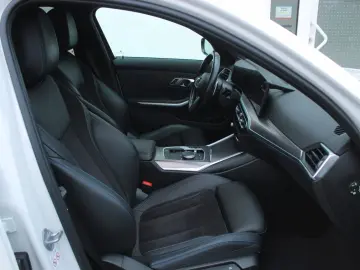 BMW 320 e M-SPORT FACELIFT WIDE NAVI LED AMBIENTE