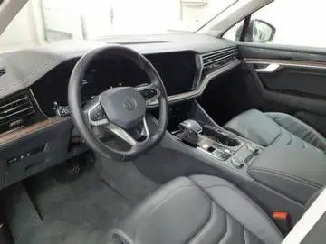 VW Touareg ELEGANCE 3.0TDI 231PS NP.91T ACC.AHK.KAM