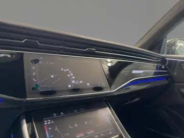 AUDI Q8 55 TFSI quattro HD Matrix AHK B&O Luft Kamera
