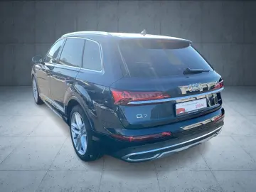 AUDI Q7 SUV 55 TFSI qu tiptr Matrix Pano ACC AHK Luft