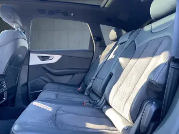 AUDI Q7 SUV 55 TFSI qu tiptr Matrix Pano ACC AHK Luft