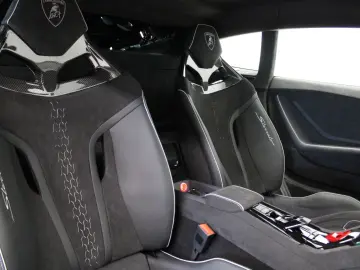 LAMBORGHINI Huracán Sterrato