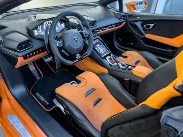 LAMBORGHINI Huracán EVO Spyder