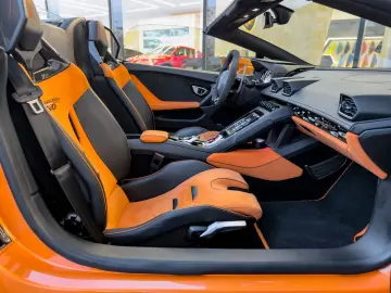 LAMBORGHINI Huracán EVO Spyder