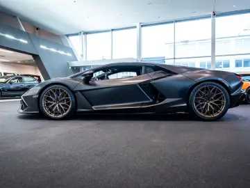 LAMBORGHINI Revuelto Ad Personam Int & Ext Beifahrerdisplay