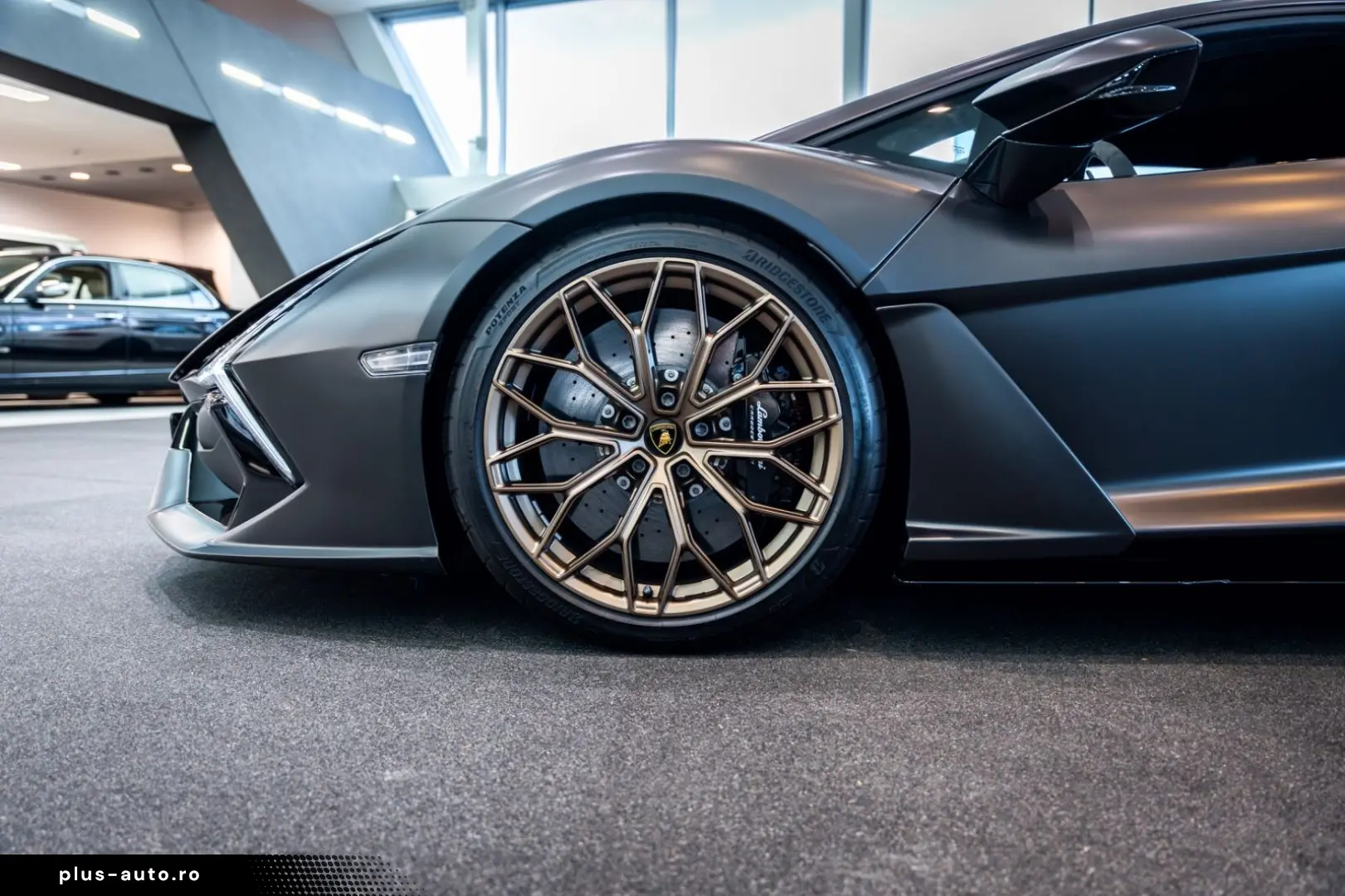LAMBORGHINI Revuelto Ad Personam Int & Ext Beifahrerdisplay