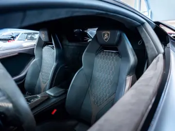 LAMBORGHINI Revuelto Ad Personam Int & Ext Beifahrerdisplay