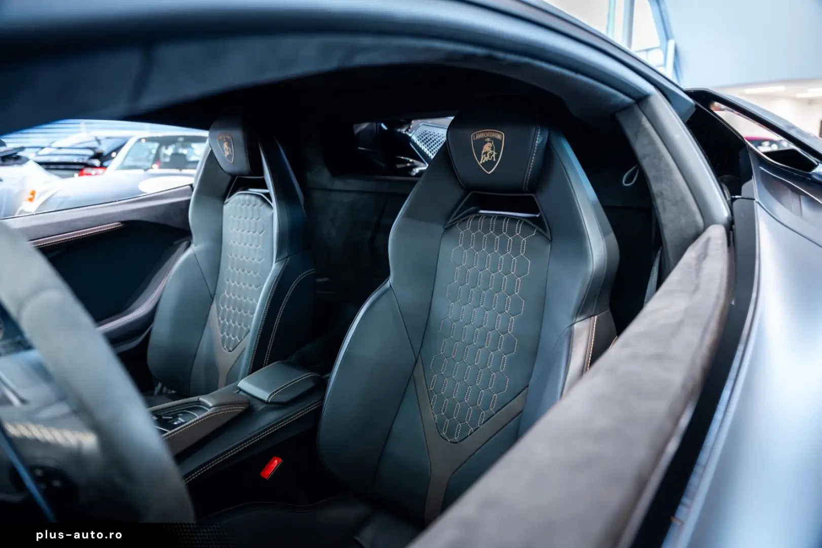LAMBORGHINI Revuelto Ad Personam Int & Ext Beifahrerdisplay