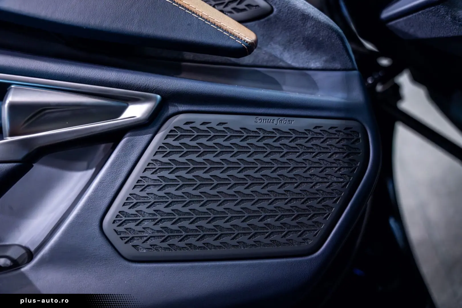 LAMBORGHINI Revuelto Ad Personam Int & Ext Beifahrerdisplay