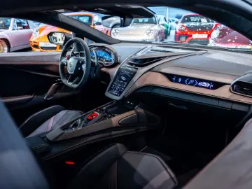 LAMBORGHINI Revuelto Ad Personam Int & Ext Beifahrerdisplay