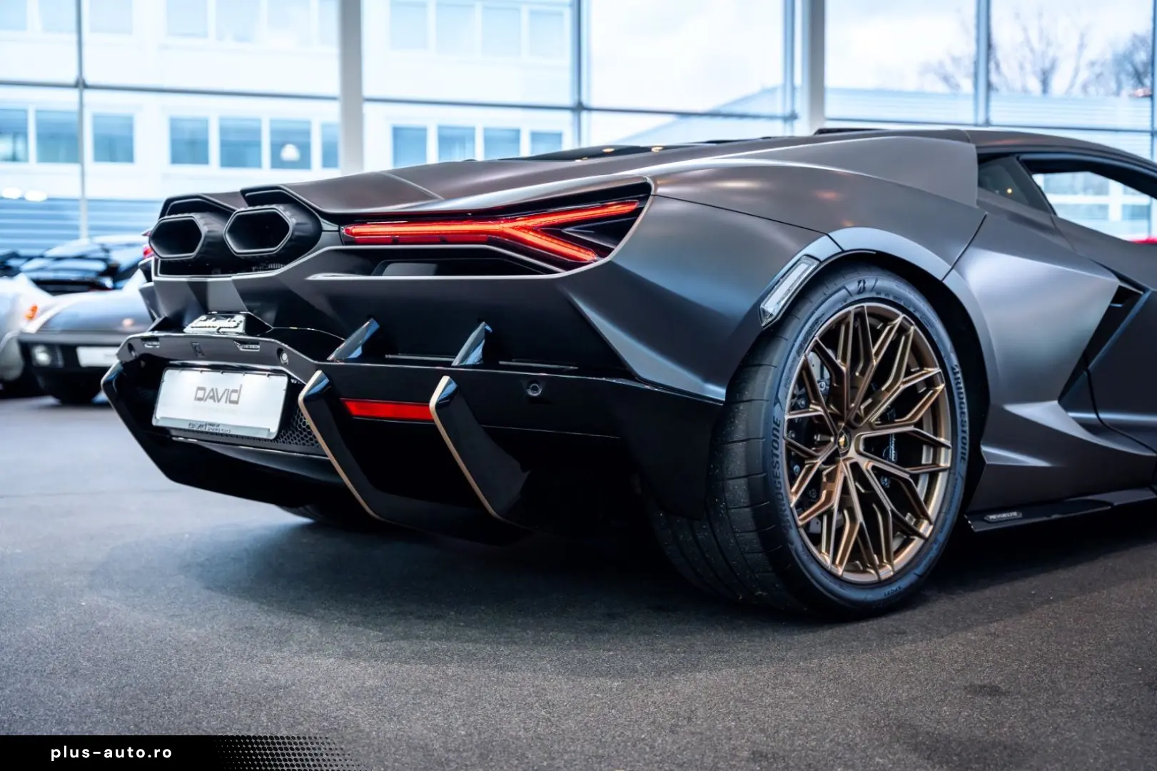 LAMBORGHINI Revuelto Ad Personam Int & Ext Beifahrerdisplay