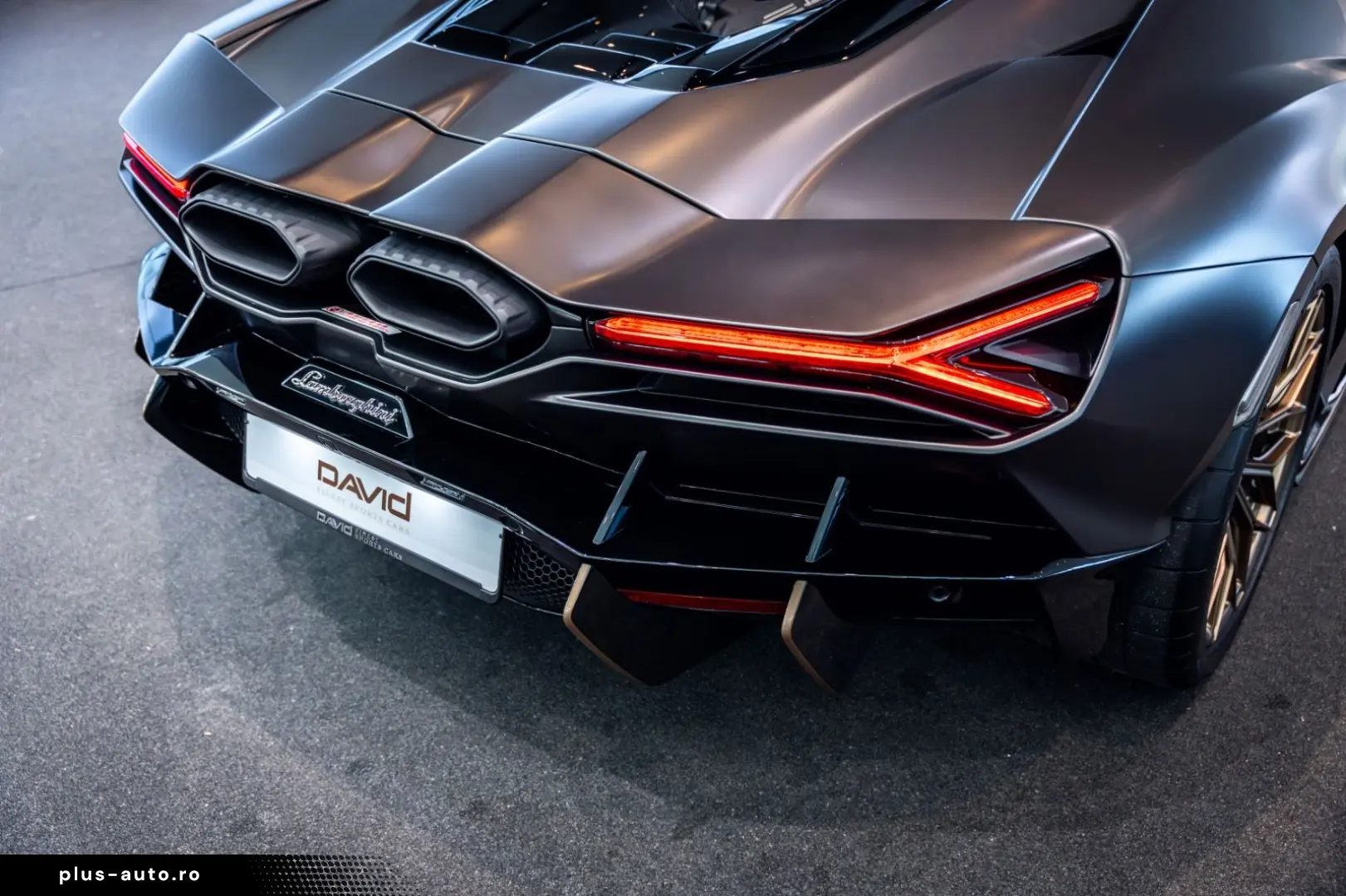 LAMBORGHINI Revuelto Ad Personam Int & Ext Beifahrerdisplay