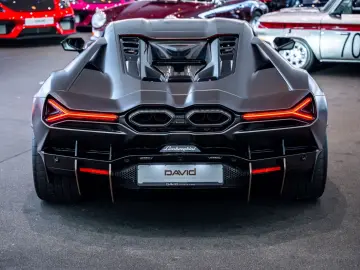 LAMBORGHINI Revuelto Ad Personam Int & Ext Beifahrerdisplay