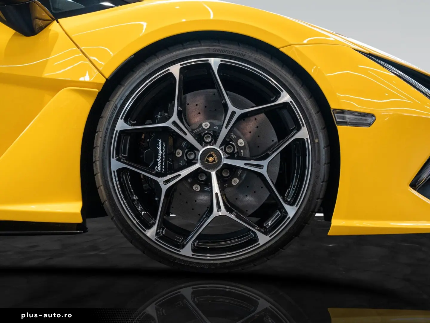 LAMBORGHINI Revuelto   Giallo   Leather Pack