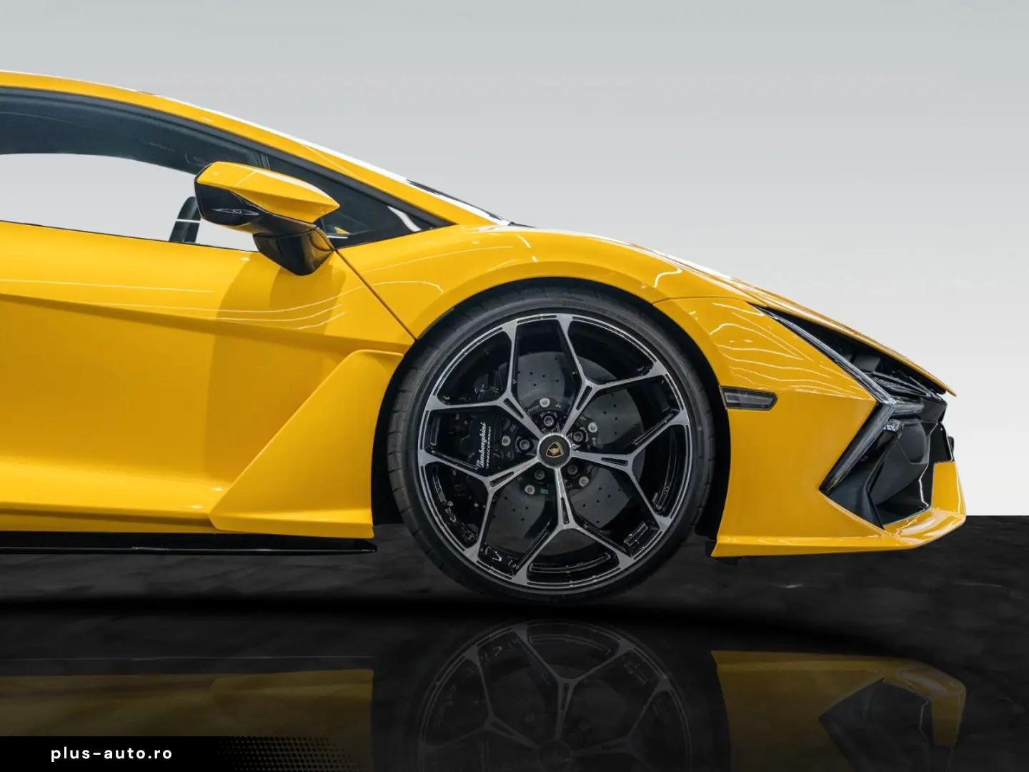 LAMBORGHINI Revuelto   Giallo   Leather Pack