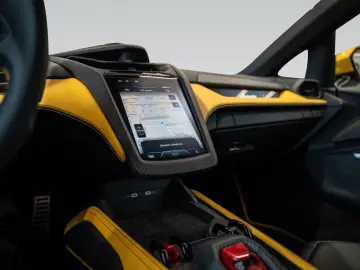 LAMBORGHINI Revuelto   Giallo   Leather Pack