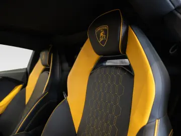 LAMBORGHINI Revuelto   Giallo   Leather Pack