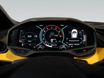 LAMBORGHINI Revuelto   Giallo   Leather Pack