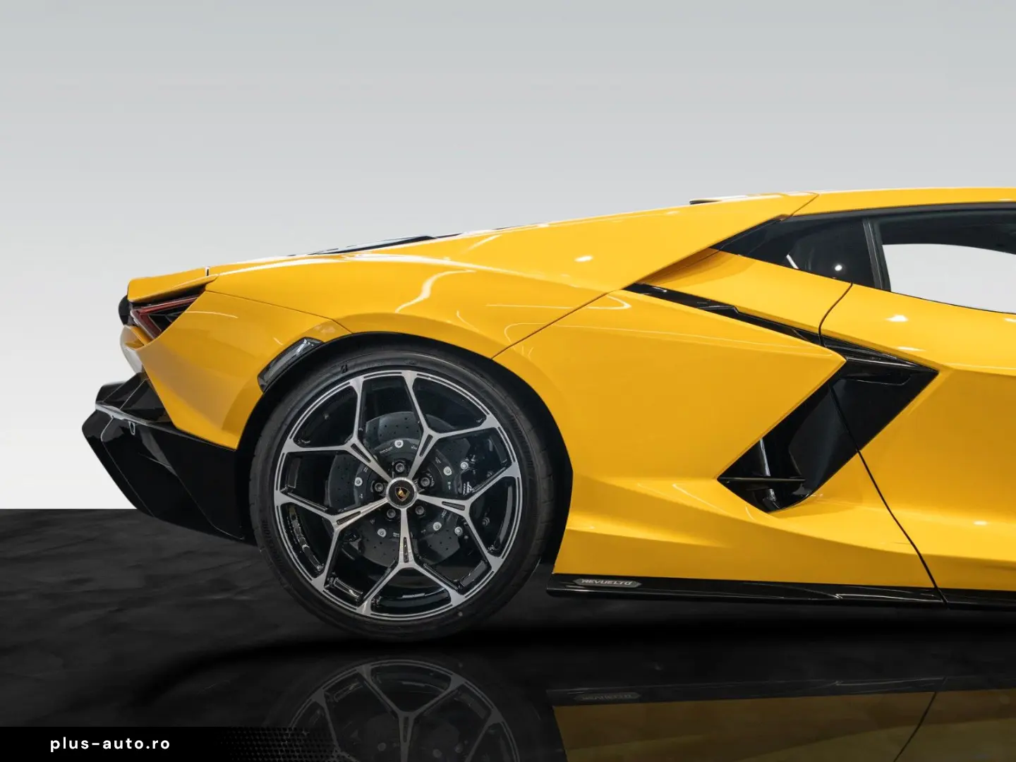 LAMBORGHINI Revuelto   Giallo   Leather Pack