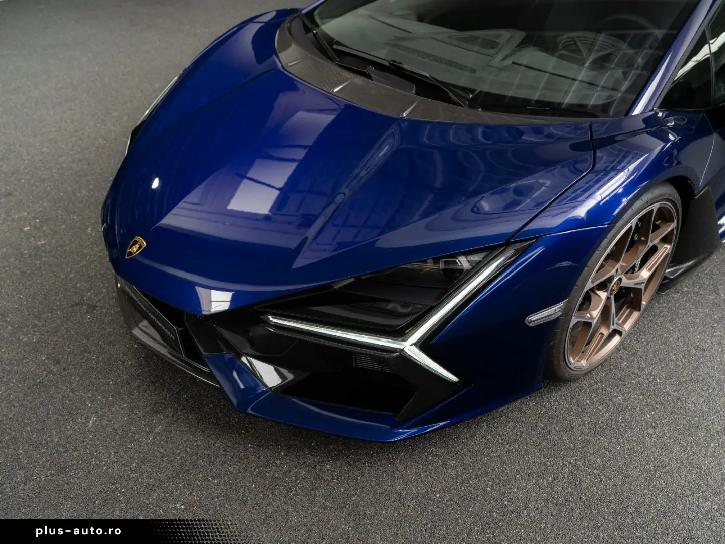 LAMBORGHINI Revuelto 6.5 V12 HPEV